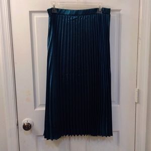 Emerald green silk feel satin skirt size L
